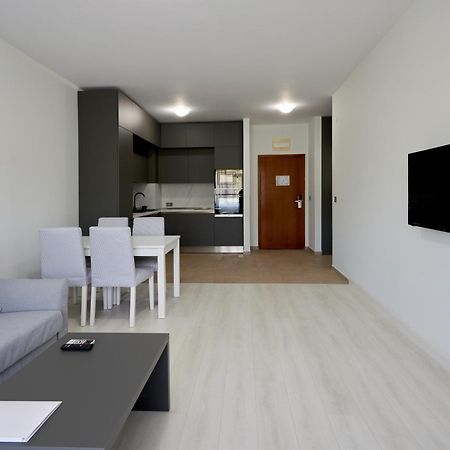 Continental Apartments โกลเดน แซนส์ ภายนอก รูปภาพ