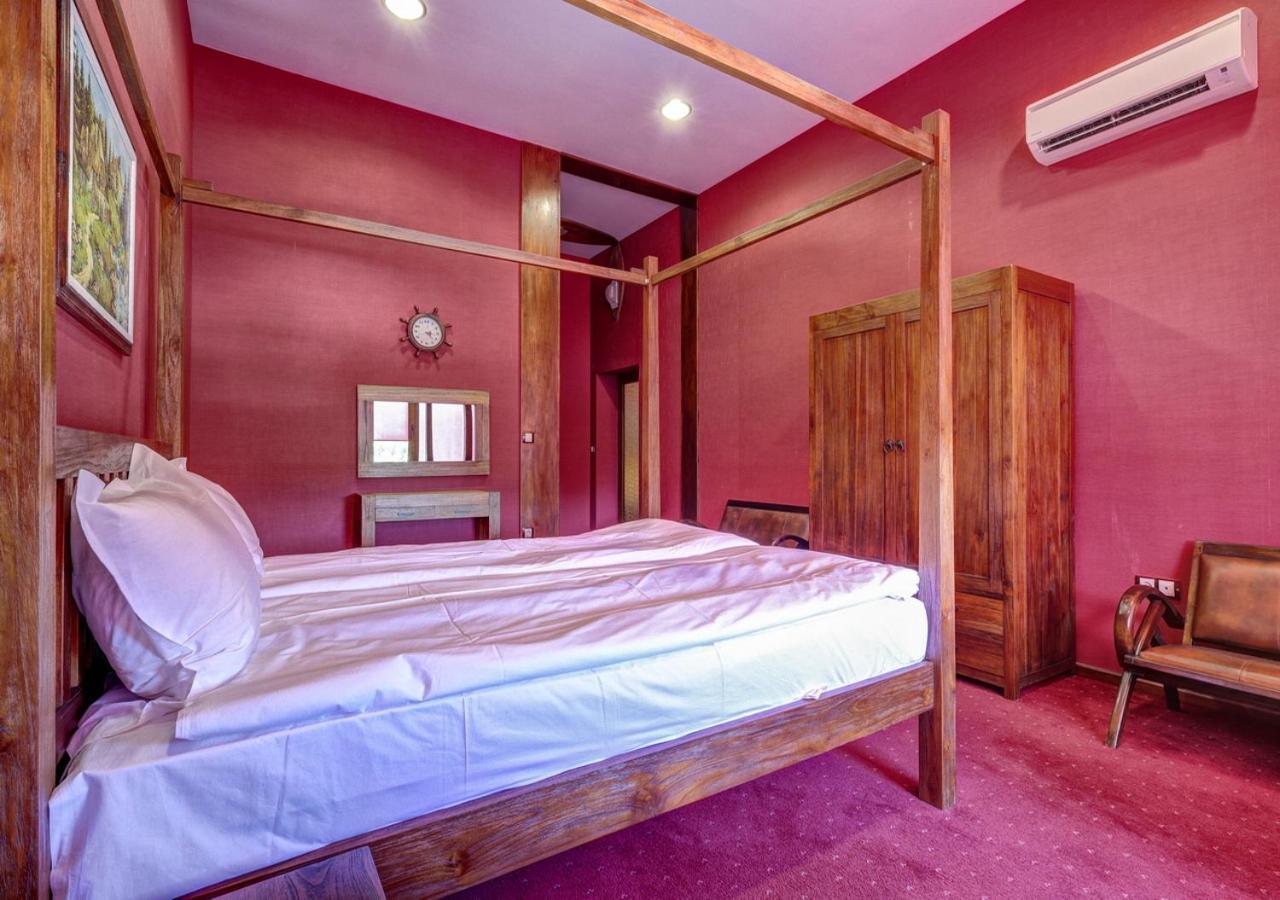 Continental Apartments โกลเดน แซนส์ ภายนอก รูปภาพ