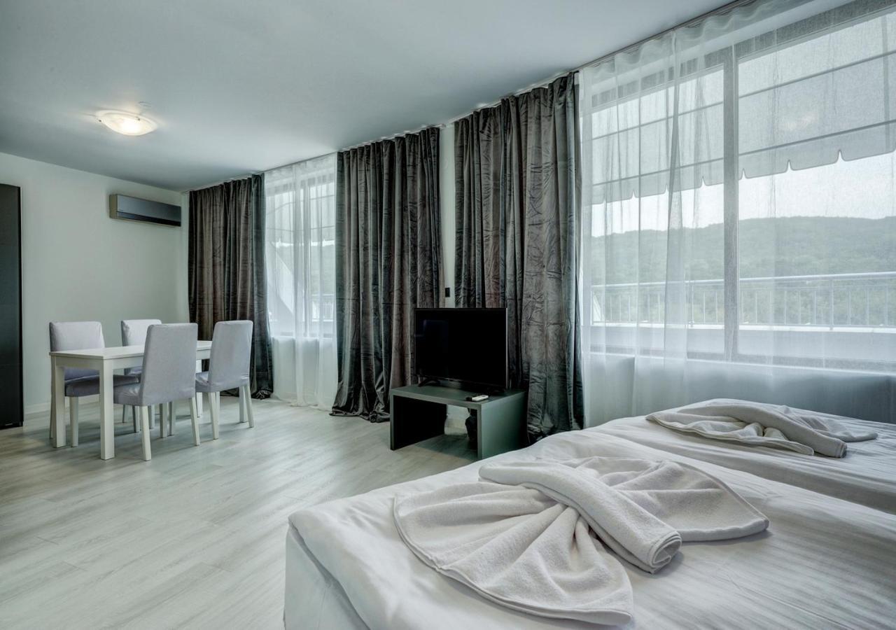 Continental Apartments โกลเดน แซนส์ ภายนอก รูปภาพ