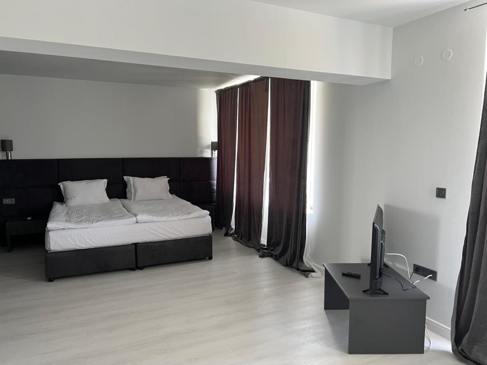 Continental Apartments โกลเดน แซนส์ ภายนอก รูปภาพ